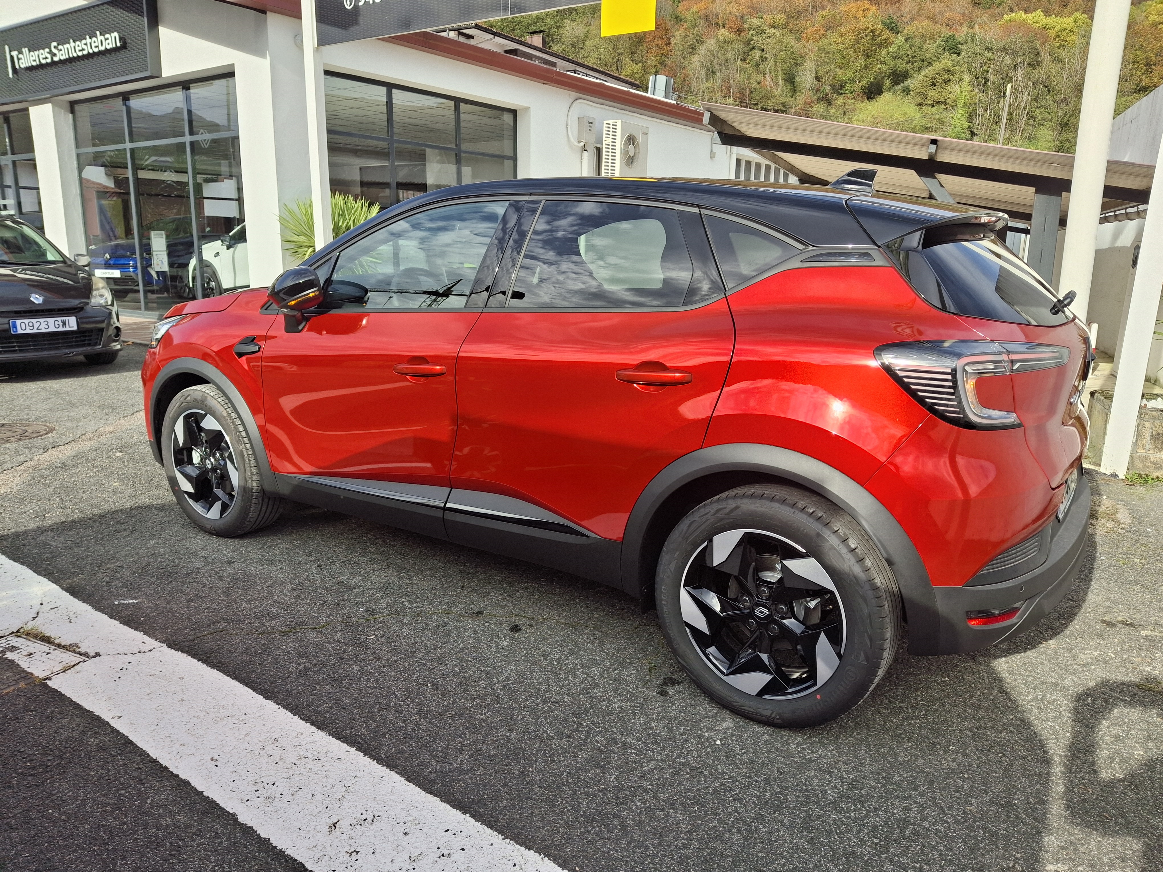 Renault Captur TECHNO FULL HYBRID 160 CV foto 3